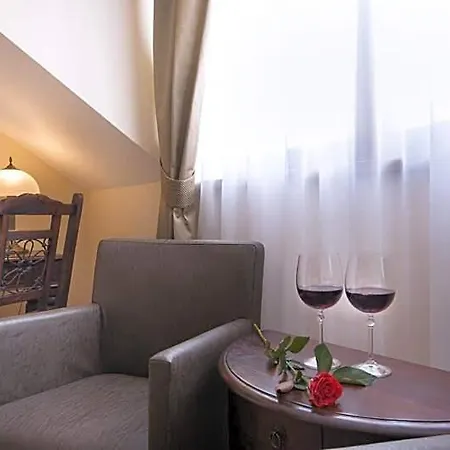 Carmen Hotel
