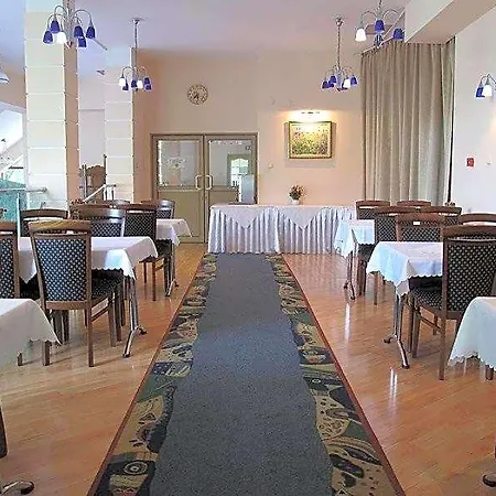 Carmen Hotel 3*